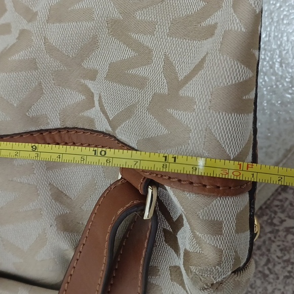Michael Kors bag - Picture 11 of 14